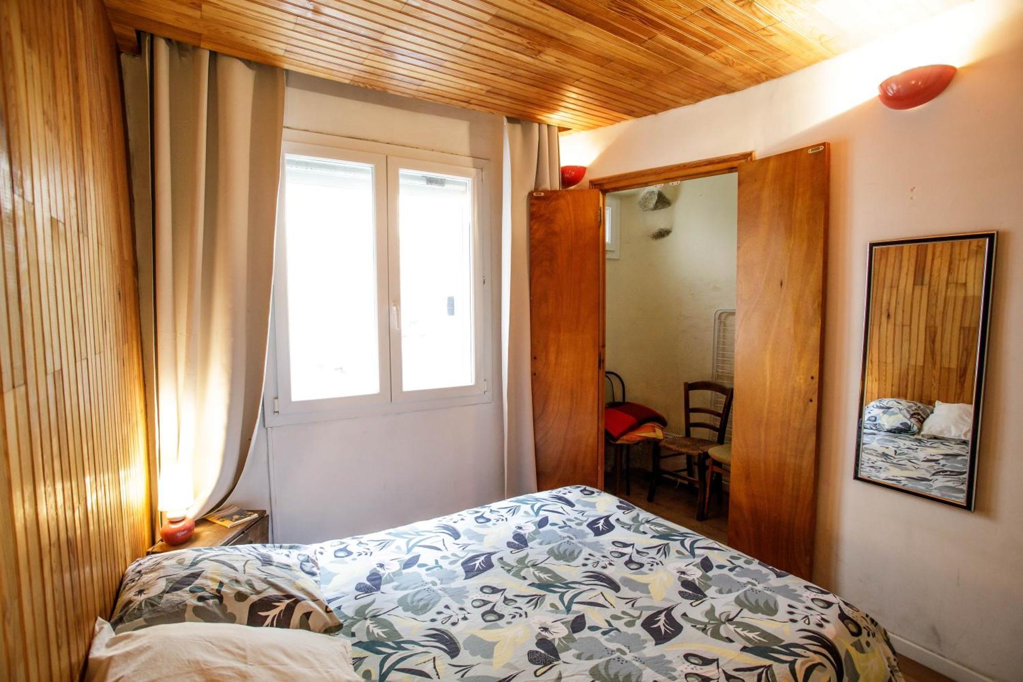 Gite Rue Tranquille Padern Exterior foto
